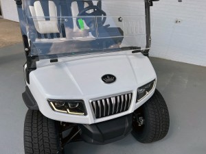 White Evolution D5 Lithium Golf Cart Forward Facing 09